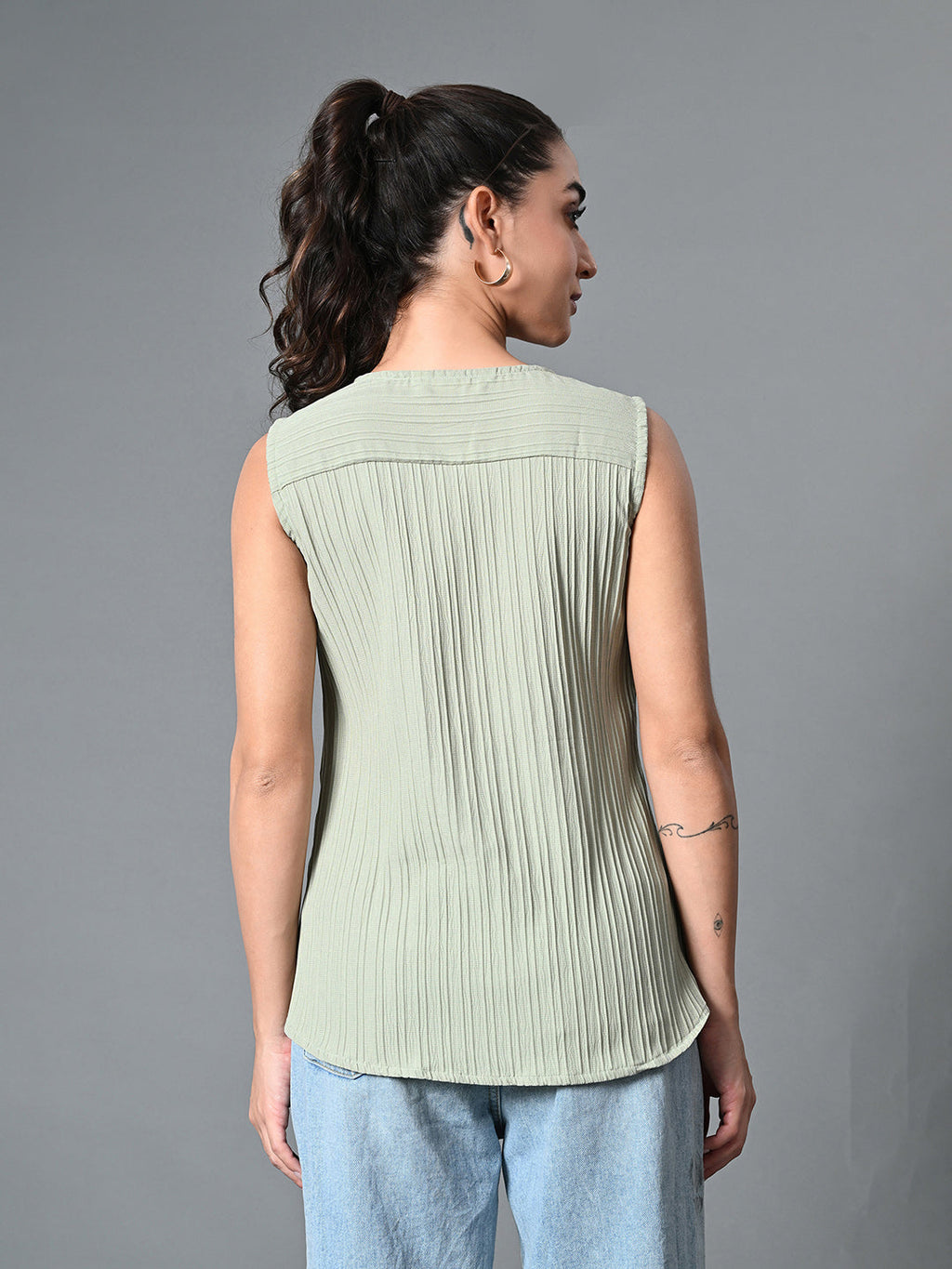 Myshka Women's Keyhole Neck Sleeveless Top in Olive Color | Grocsy