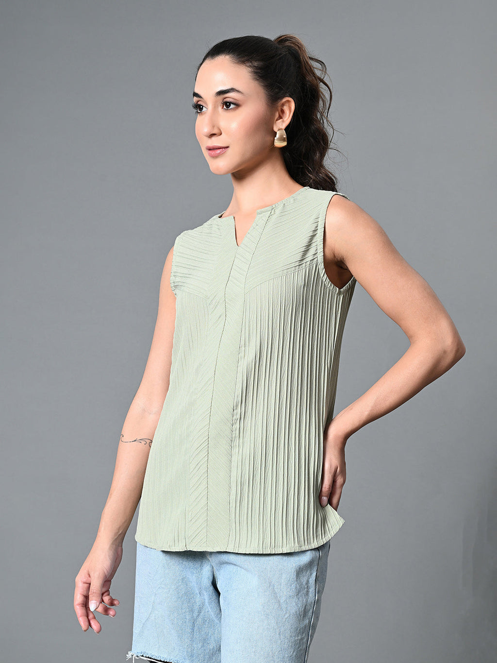 Myshka Women's Keyhole Neck Sleeveless Top in Olive Color | Grocsy