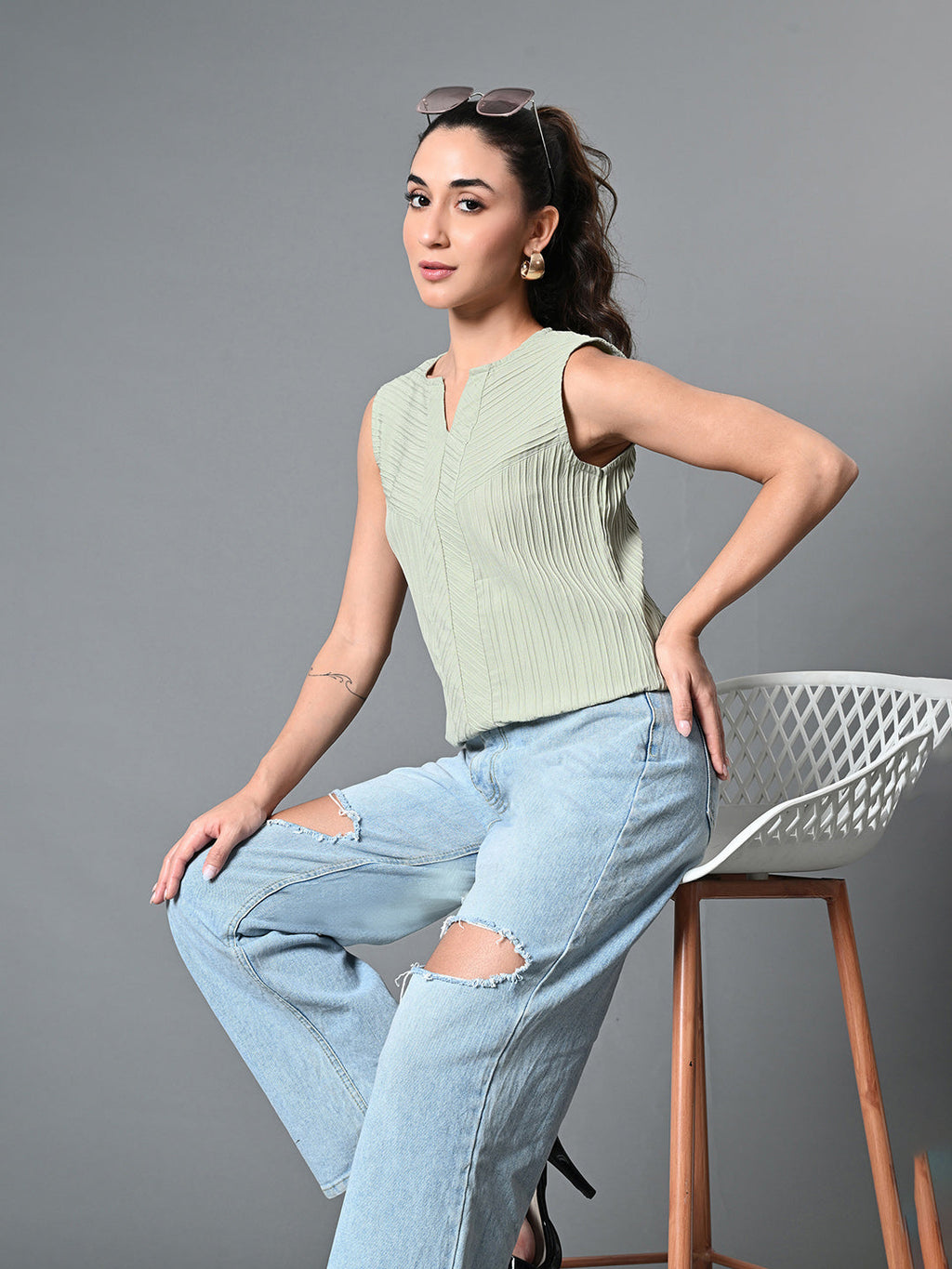 Myshka Women's Keyhole Neck Sleeveless Top in Olive Color | Grocsy
