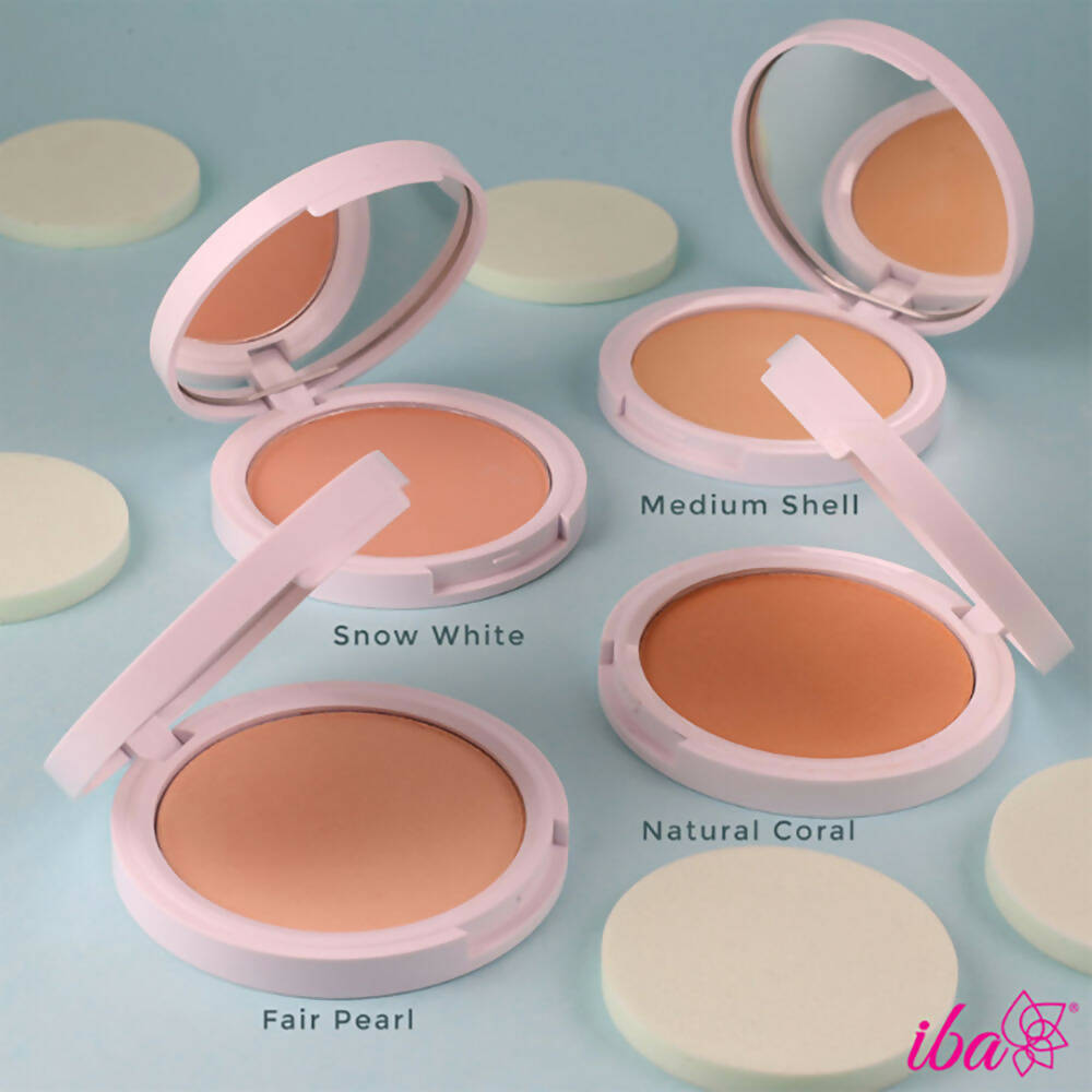 Iba Perfect Look Long Wear Mattifying Compact SPF 15 - Snow White | Grocsy