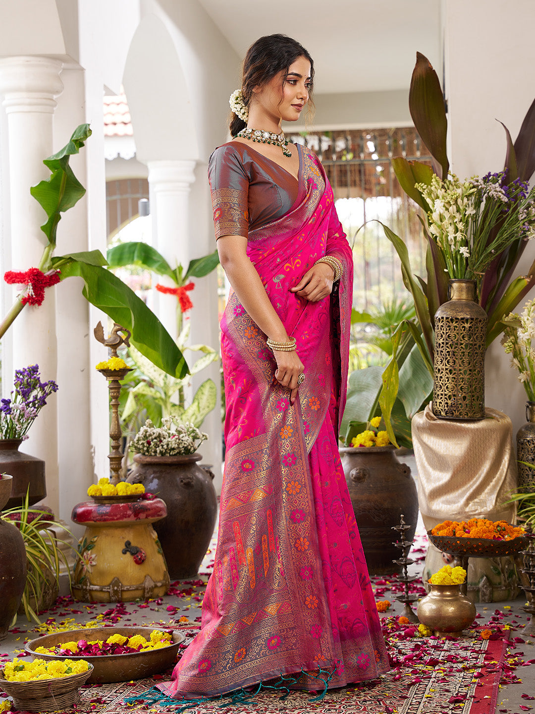 Anaita Magenta Silk Woven Saree With Blouse | Grocsy