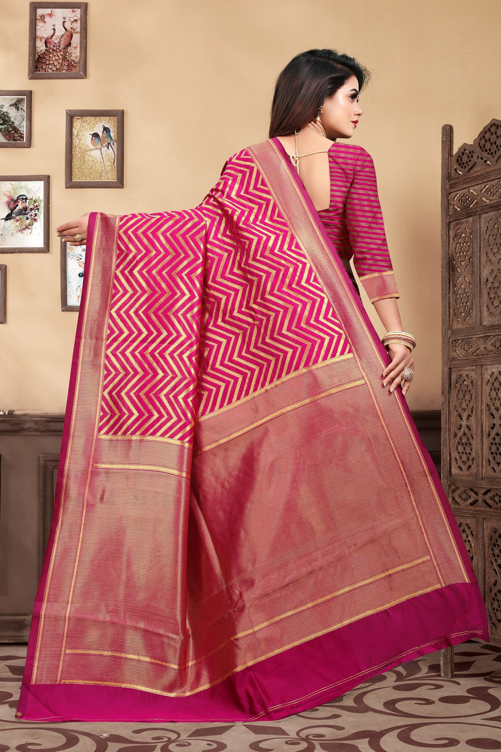 Vedant Vastram Litchi Silk Designer Banarasi Saree - Magenta | Grocsy