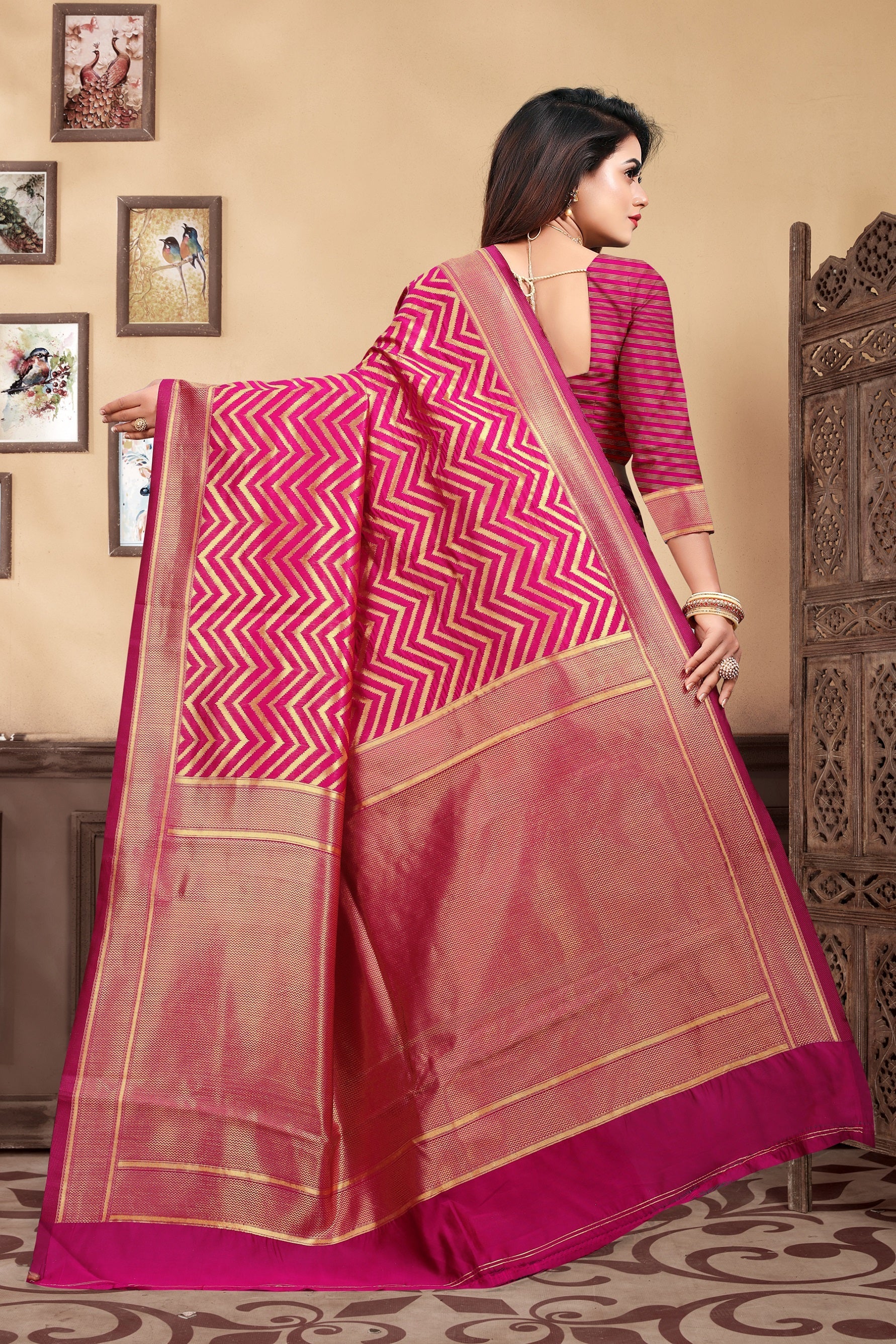 Vedant Vastram Litchi Silk Designer Banarasi Saree - Magenta | Grocsy