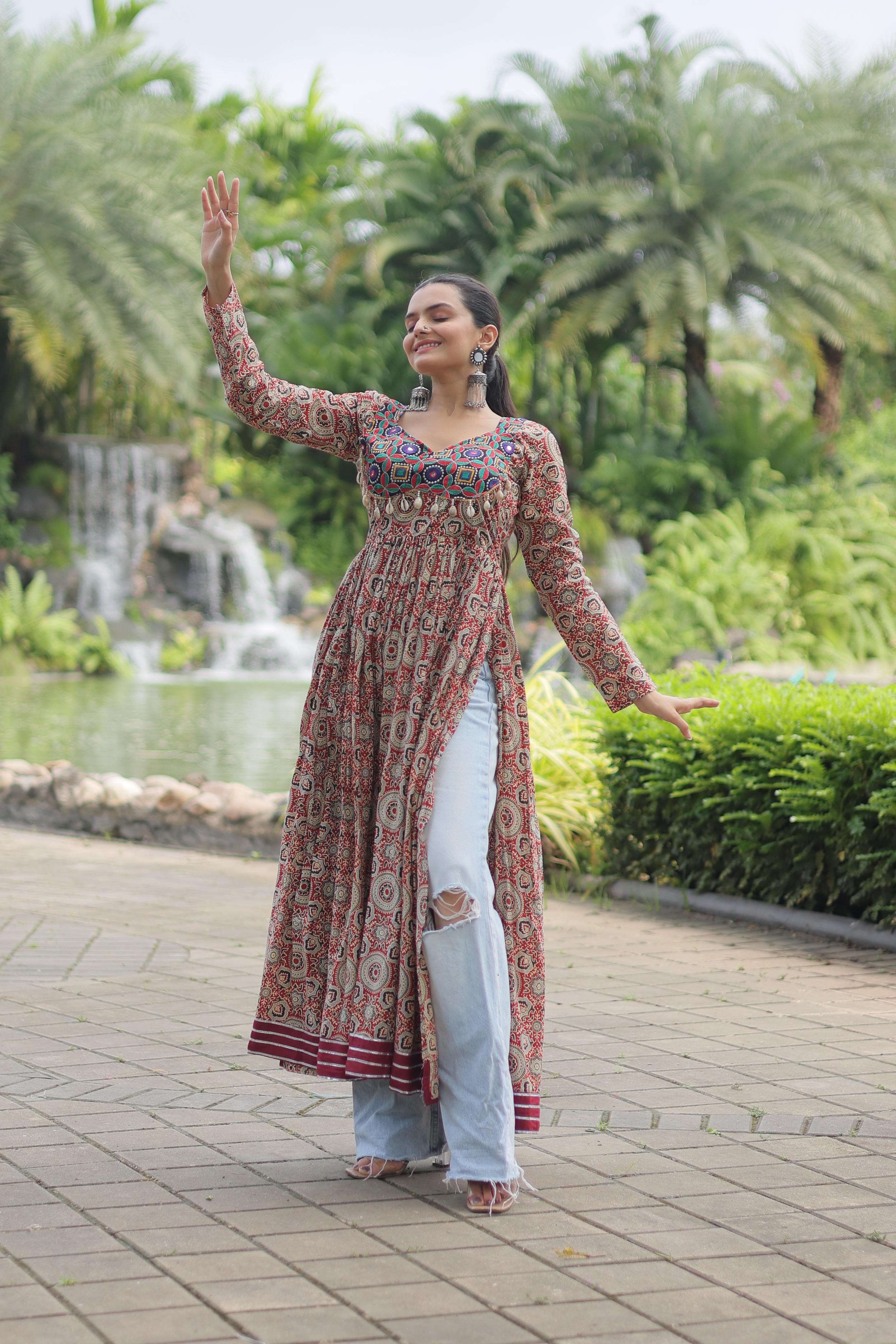 Lorenvalley Maroon Printed Cotton With Kutchi Gamthi Work And Kodi Lace Kurti | Grocsy