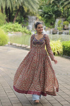 Lorenvalley Maroon Printed Cotton With Kutchi Gamthi Work And Kodi Lace Kurti | Grocsy