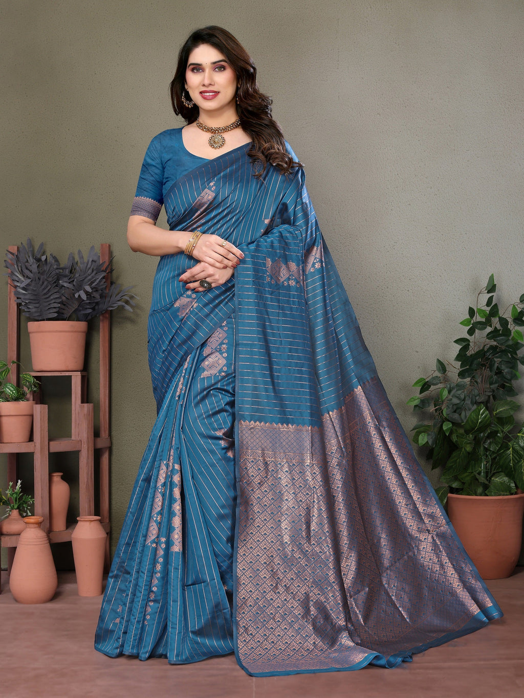Vedant Vastram Litchi Silk Banarasi Silk Saree - Rama | Grocsy