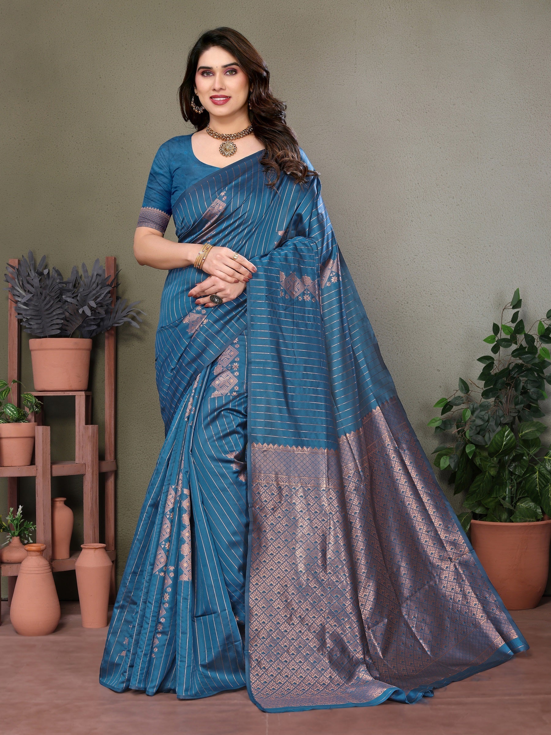 Vedant Vastram Litchi Silk Banarasi Silk Saree - Rama | Grocsy