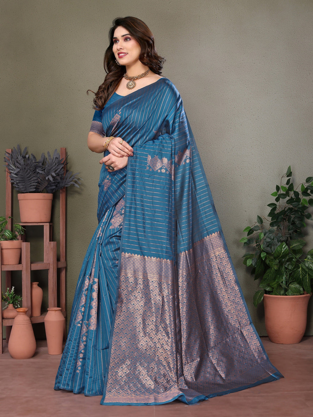 Vedant Vastram Litchi Silk Banarasi Silk Saree - Rama | Grocsy
