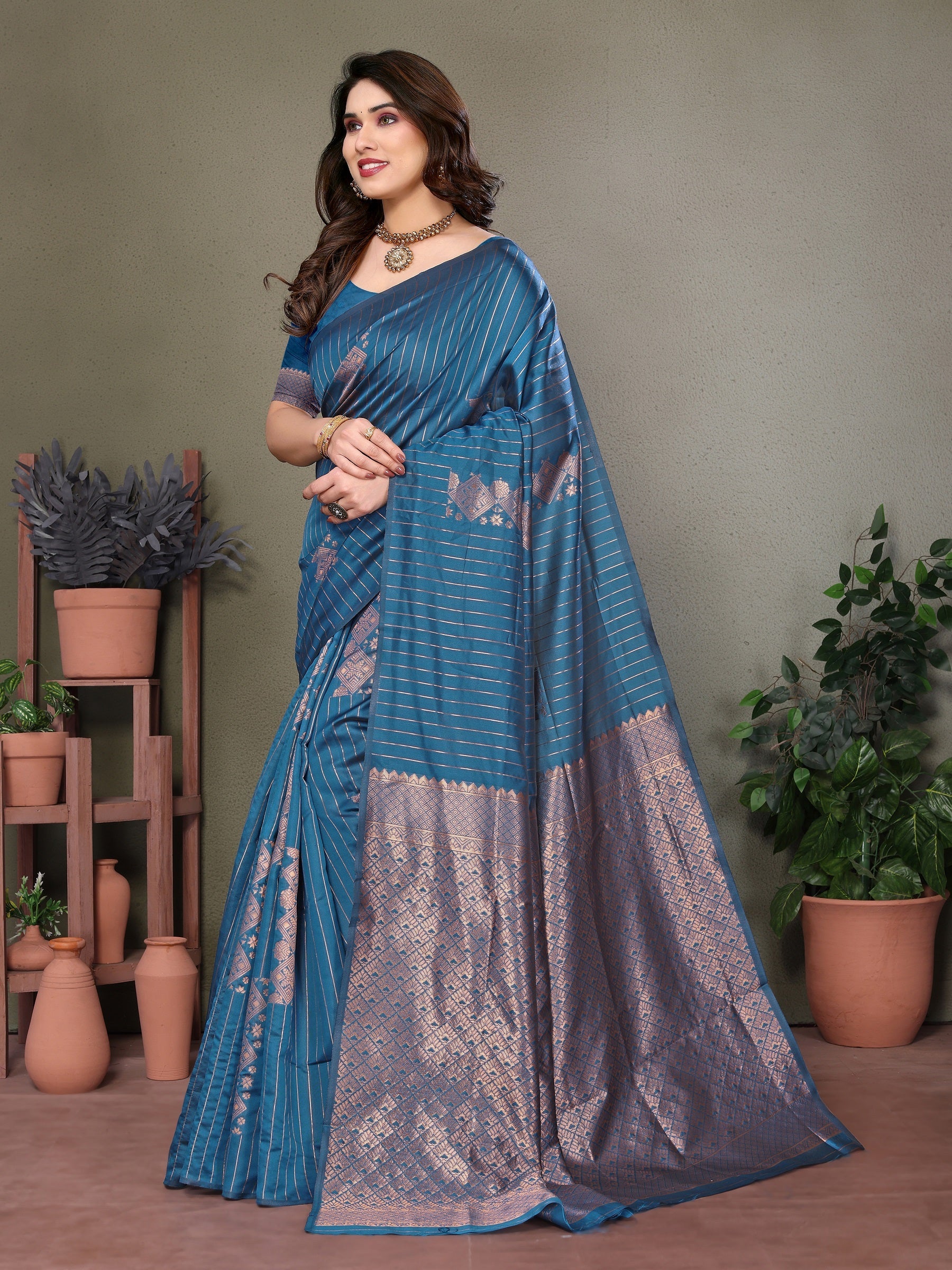 Vedant Vastram Litchi Silk Banarasi Silk Saree - Rama | Grocsy