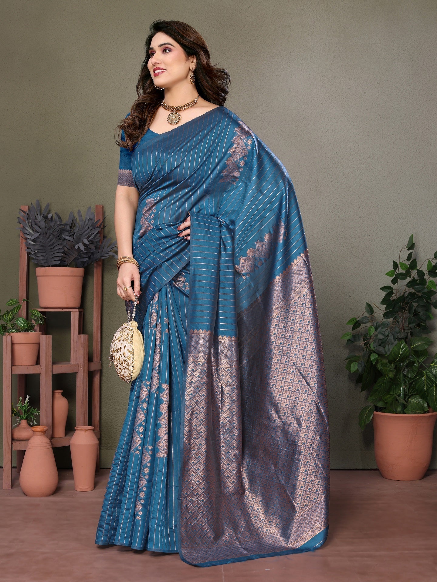 Vedant Vastram Litchi Silk Banarasi Silk Saree - Rama | Grocsy