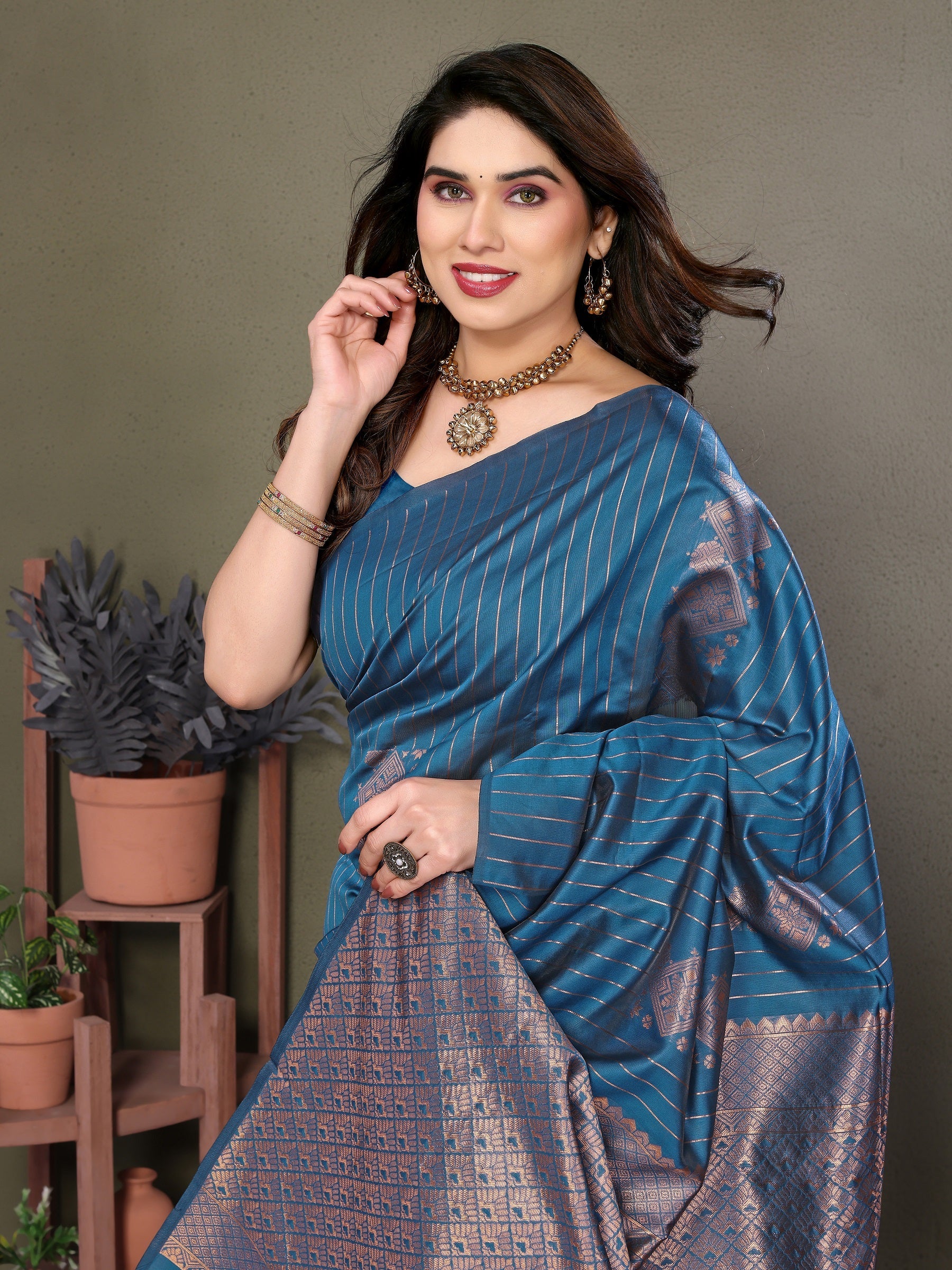 Vedant Vastram Litchi Silk Banarasi Silk Saree - Rama | Grocsy