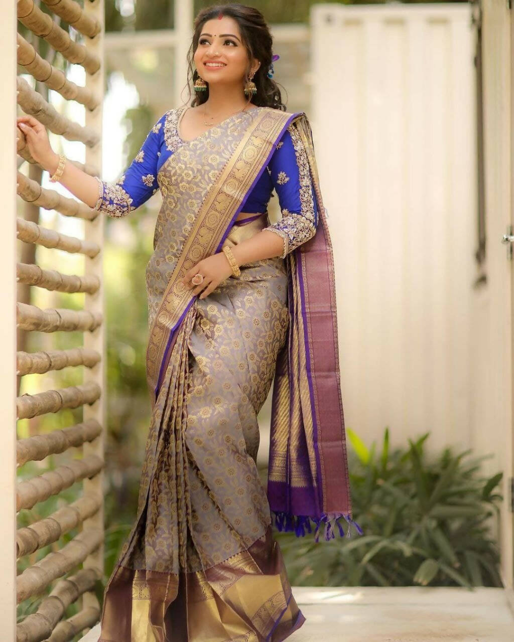 DEIANA'S Beautiful Designer Golden zari Soft Lichi Silk Saree - Cream | Grocsy