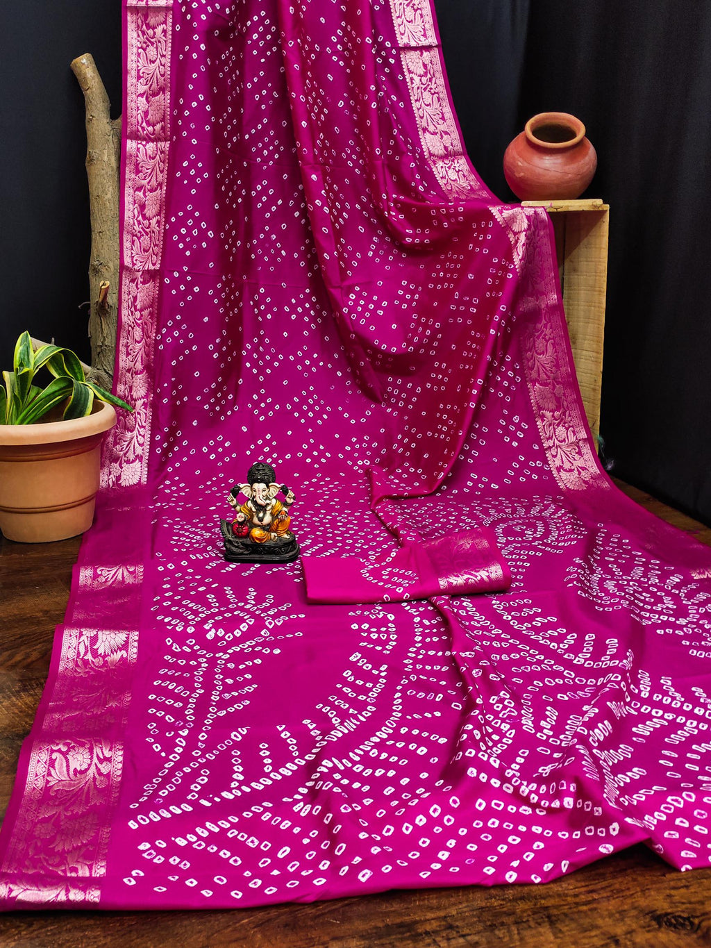 Anaita Magenta Pure Bandhej Silk Saree With Zari Weaving Work | Grocsy