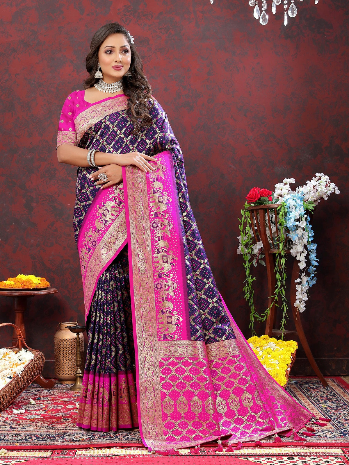 Vedant Vastram Violet Color Kanjeevaram Patola Silk Saree - Violet | Grocsy
