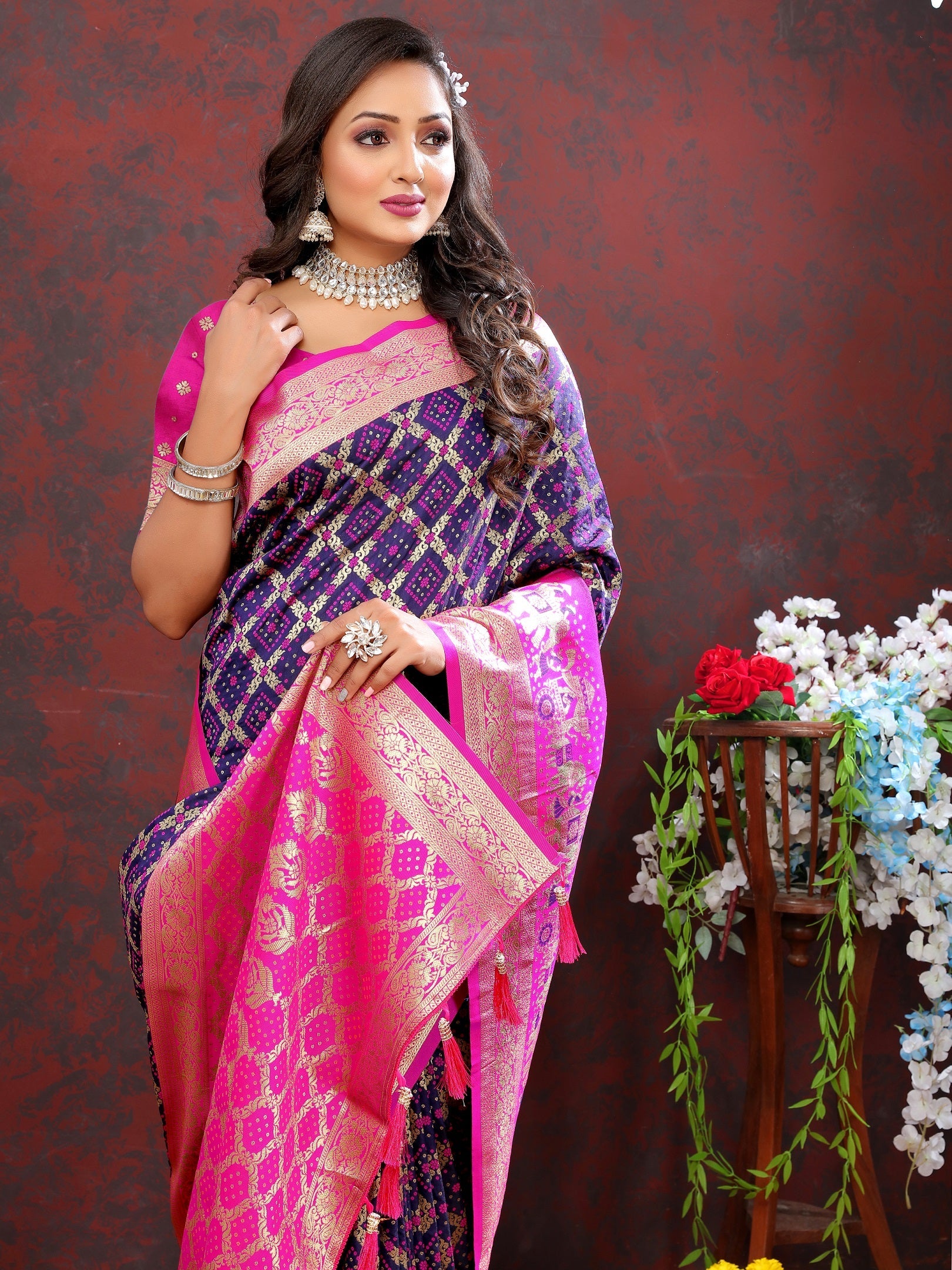 Vedant Vastram Violet Color Kanjeevaram Patola Silk Saree - Violet | Grocsy