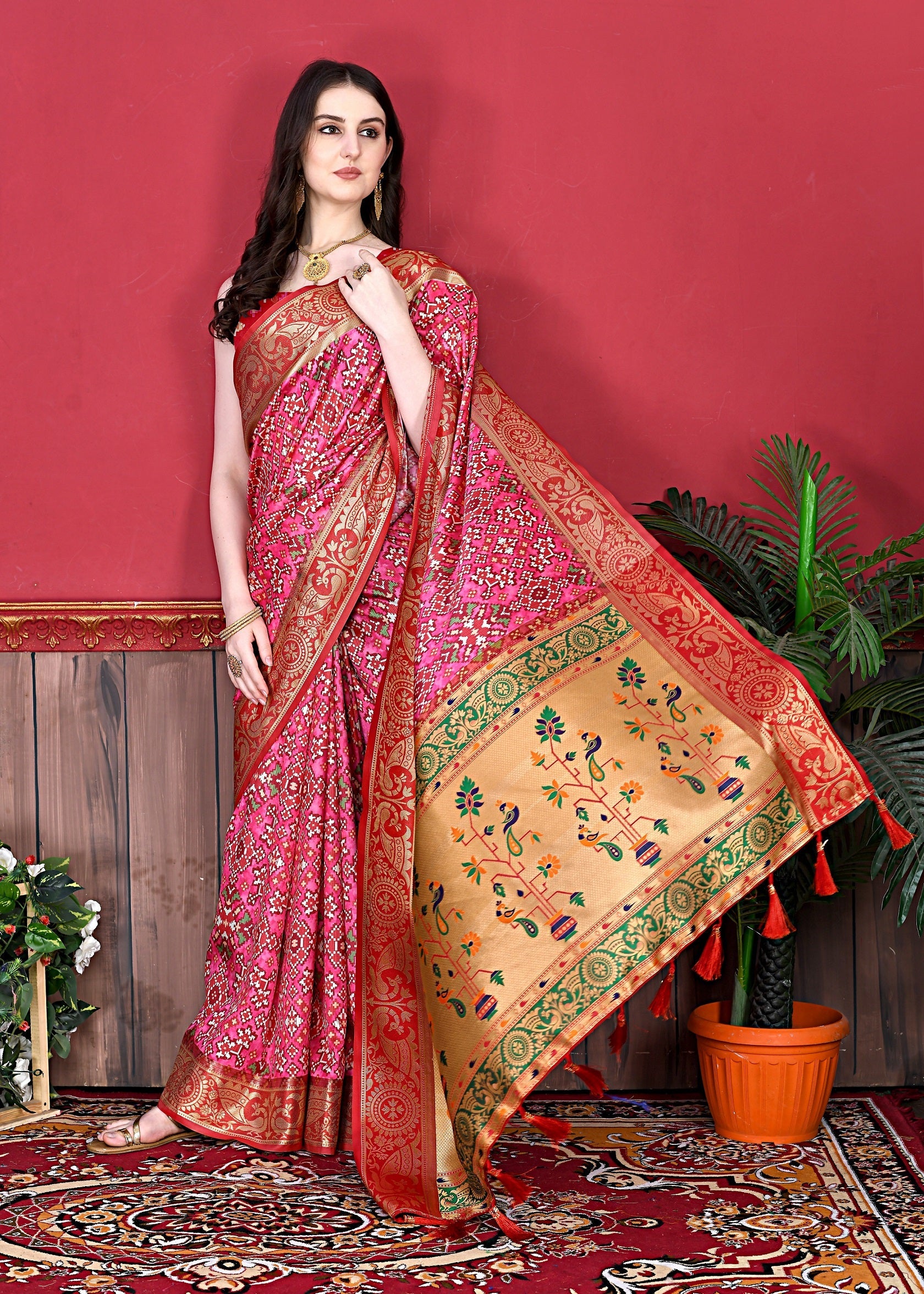 Vedant Vastram Pink Color Kanjeevaram Silk Saree - Pink | Grocsy