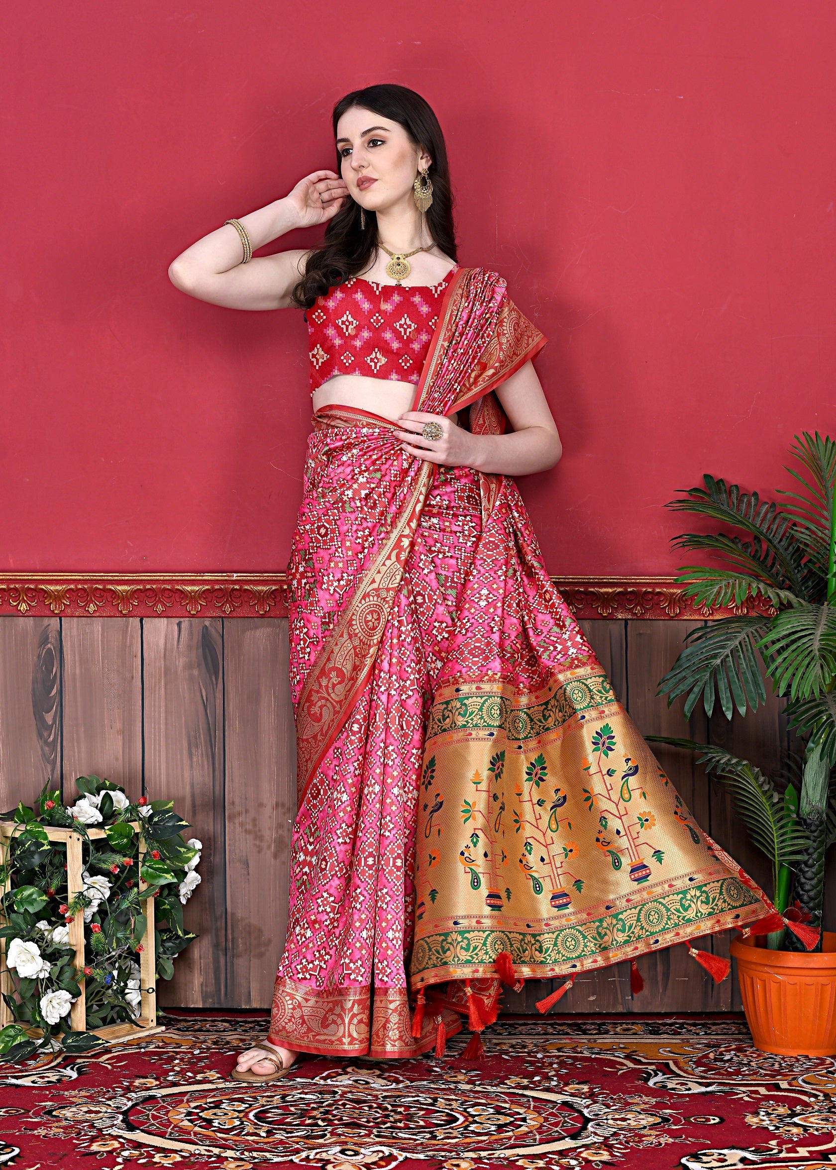 Vedant Vastram Pink Color Kanjeevaram Silk Saree - Pink | Grocsy