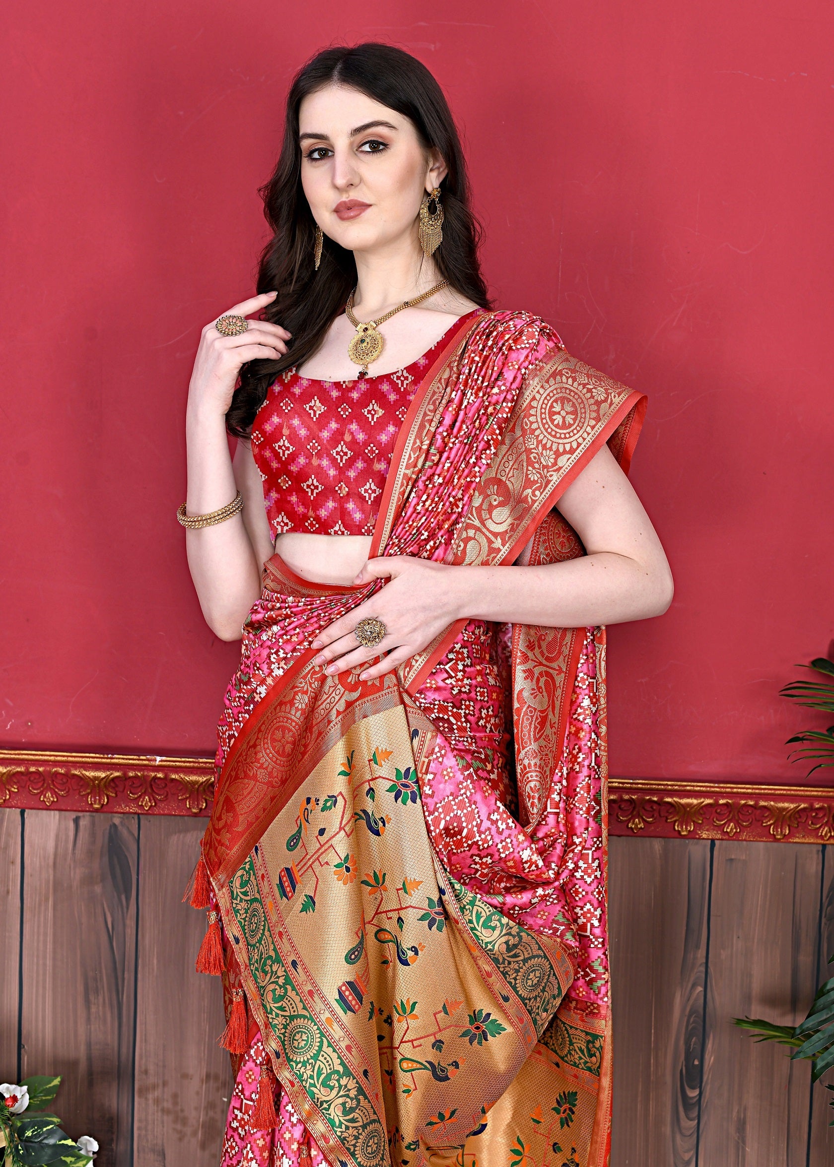 Vedant Vastram Pink Color Kanjeevaram Silk Saree - Pink | Grocsy