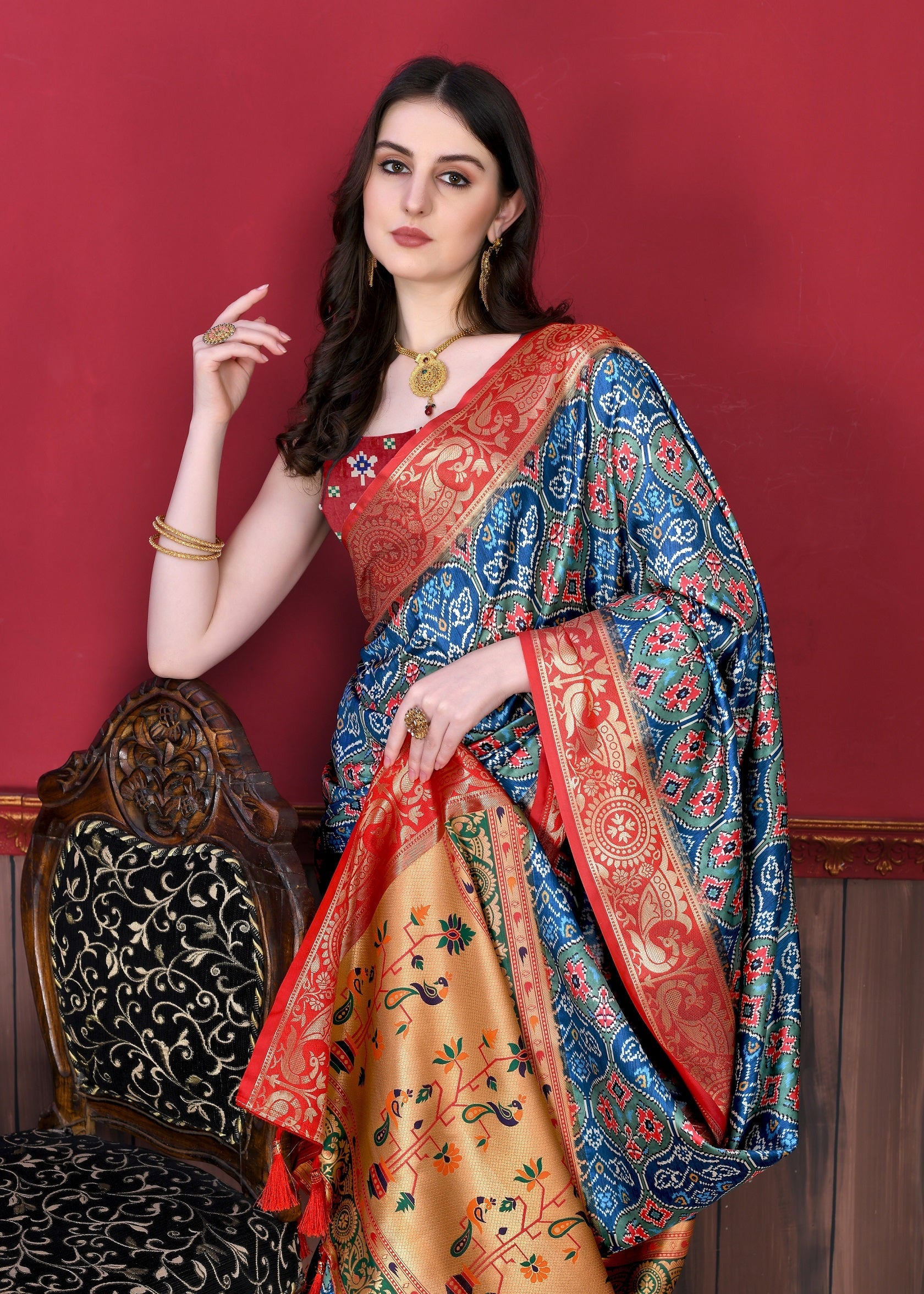 Vedant Vastram Royal Blue Color Kanjeevaram Silk Saree - Royal Blue | Grocsy