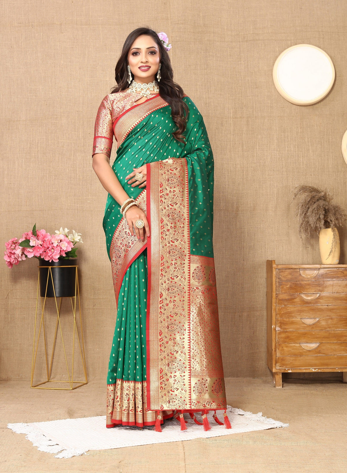 Vedant Vastram Green Color Kanjeevaram Silk Saree - Green | Grocsy