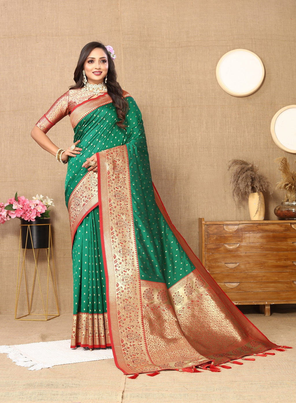 Vedant Vastram Green Color Kanjeevaram Silk Saree - Green | Grocsy