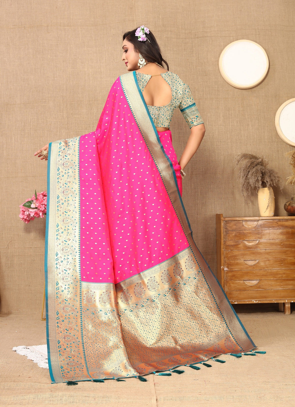 Vedant Vastram Pink Color Kanjeevaram Silk Saree - Pink | Grocsy