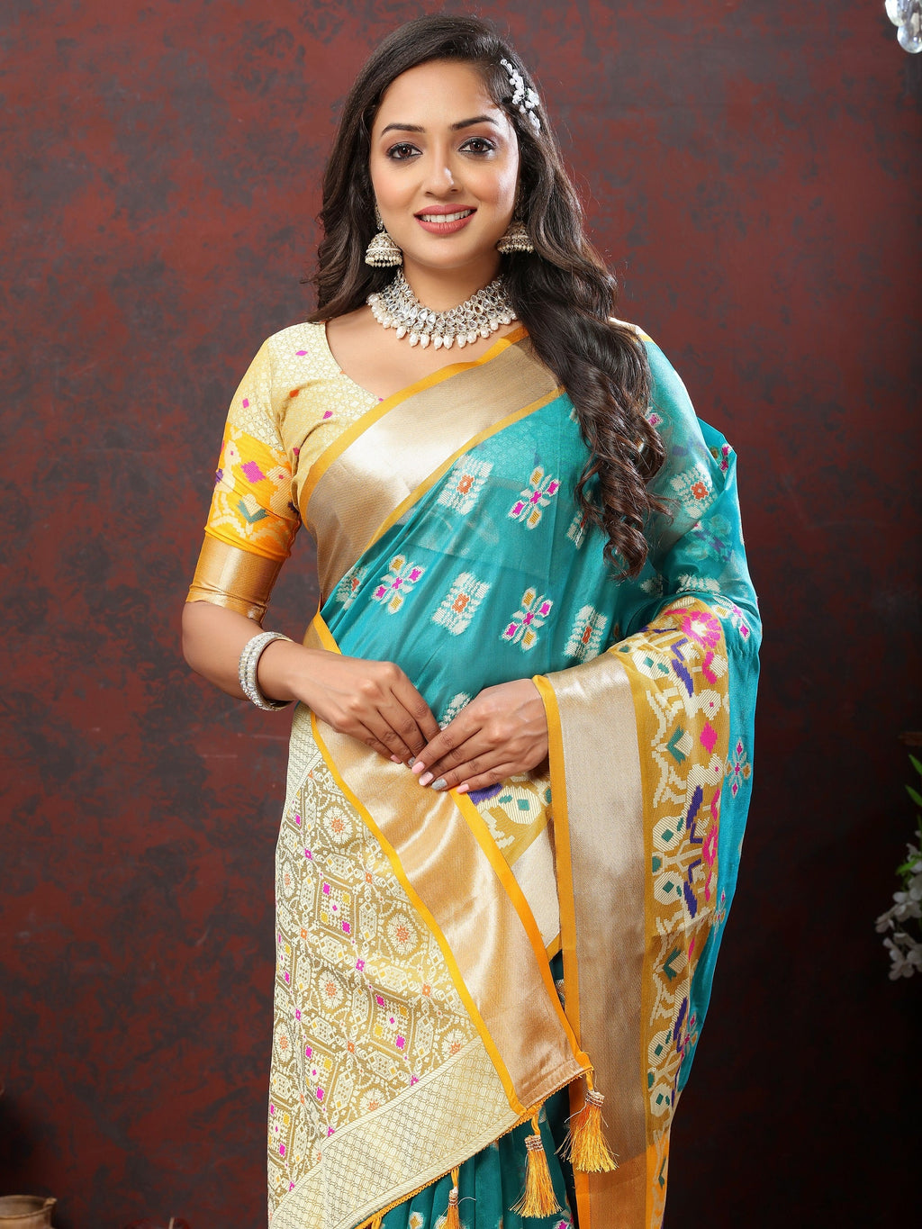 Vedant Vastram Rama Color Kanjeevaram Patola Silk Saree - Rama | Grocsy