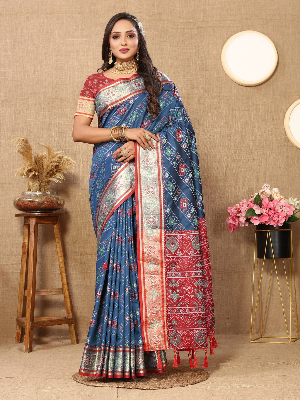 Vedant Vastram Navy Blue Color Kanjeevaram Patola Silk Saree - Navy Blue | Grocsy