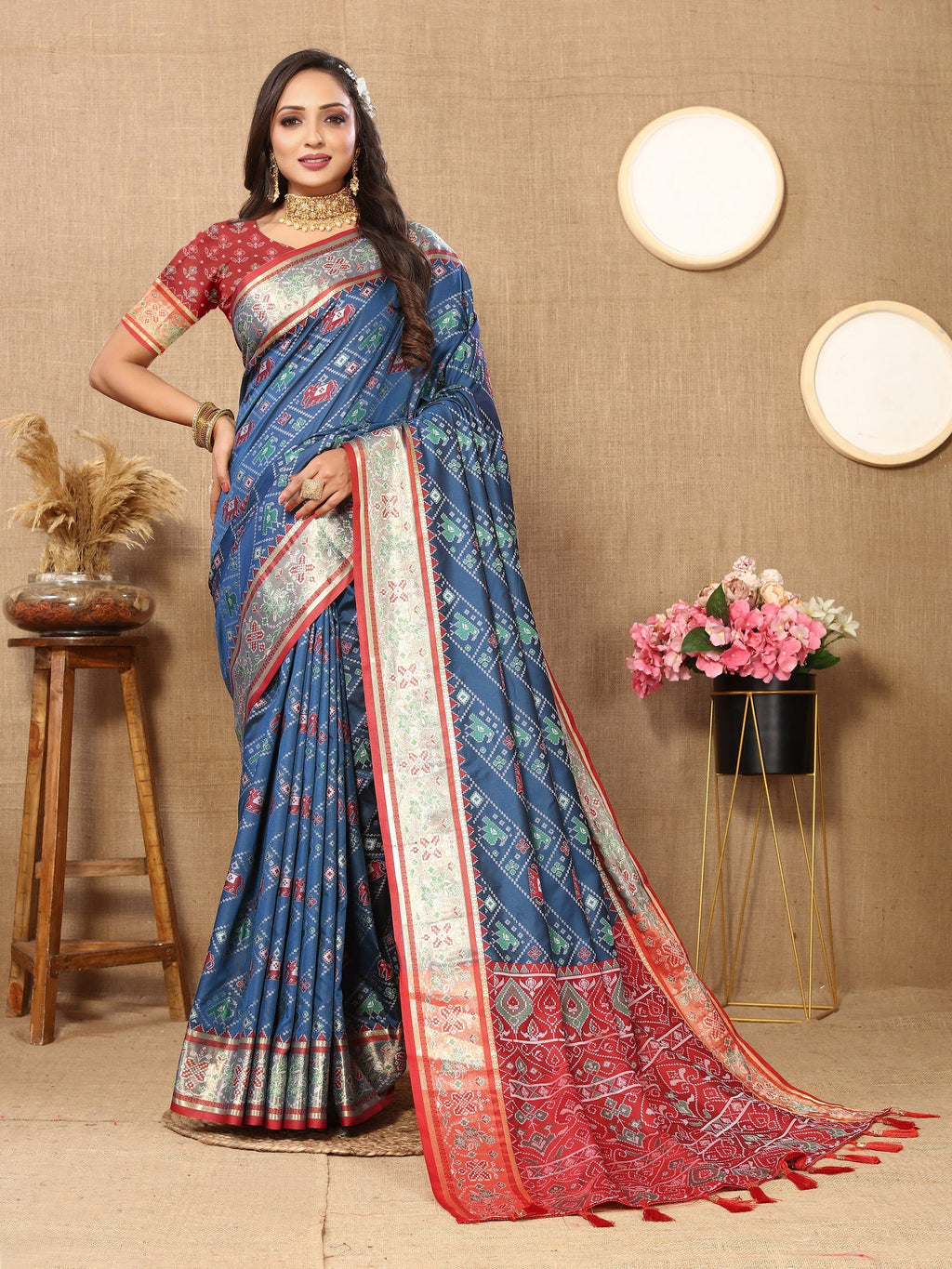 Vedant Vastram Navy Blue Color Kanjeevaram Patola Silk Saree - Navy Blue | Grocsy