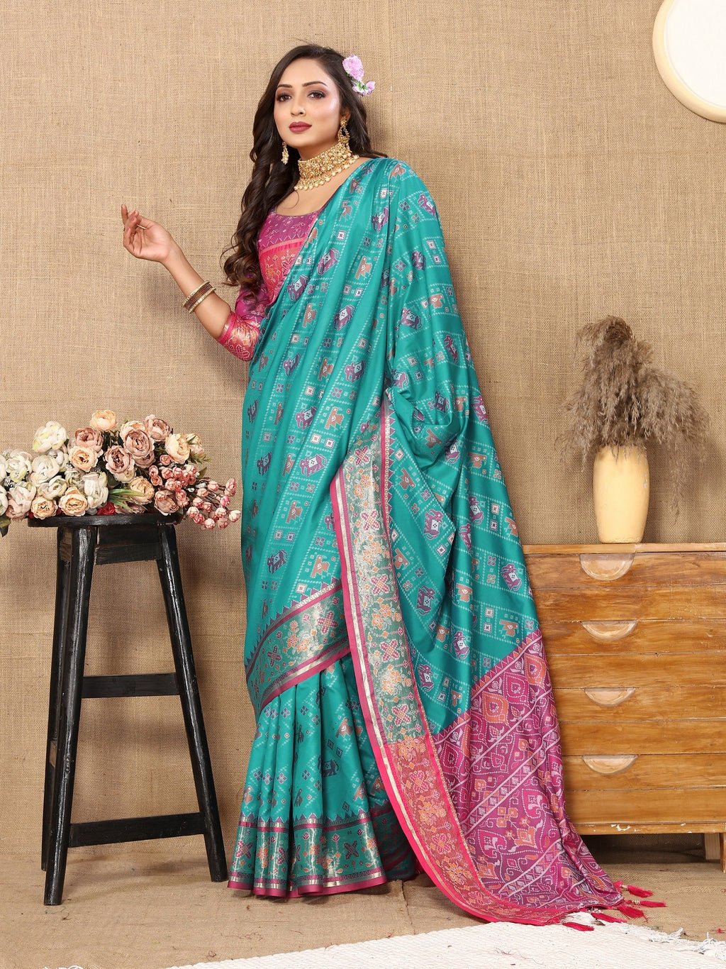 Vedant Vastram Rama Color Kanjeevaram Patola Silk Saree - Rama | Grocsy