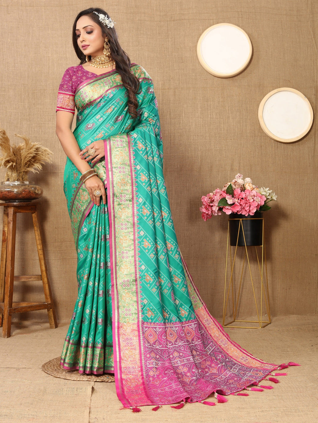 Vedant Vastram See Green Color Kanjeevaram Patola Silk Saree - See Green | Grocsy