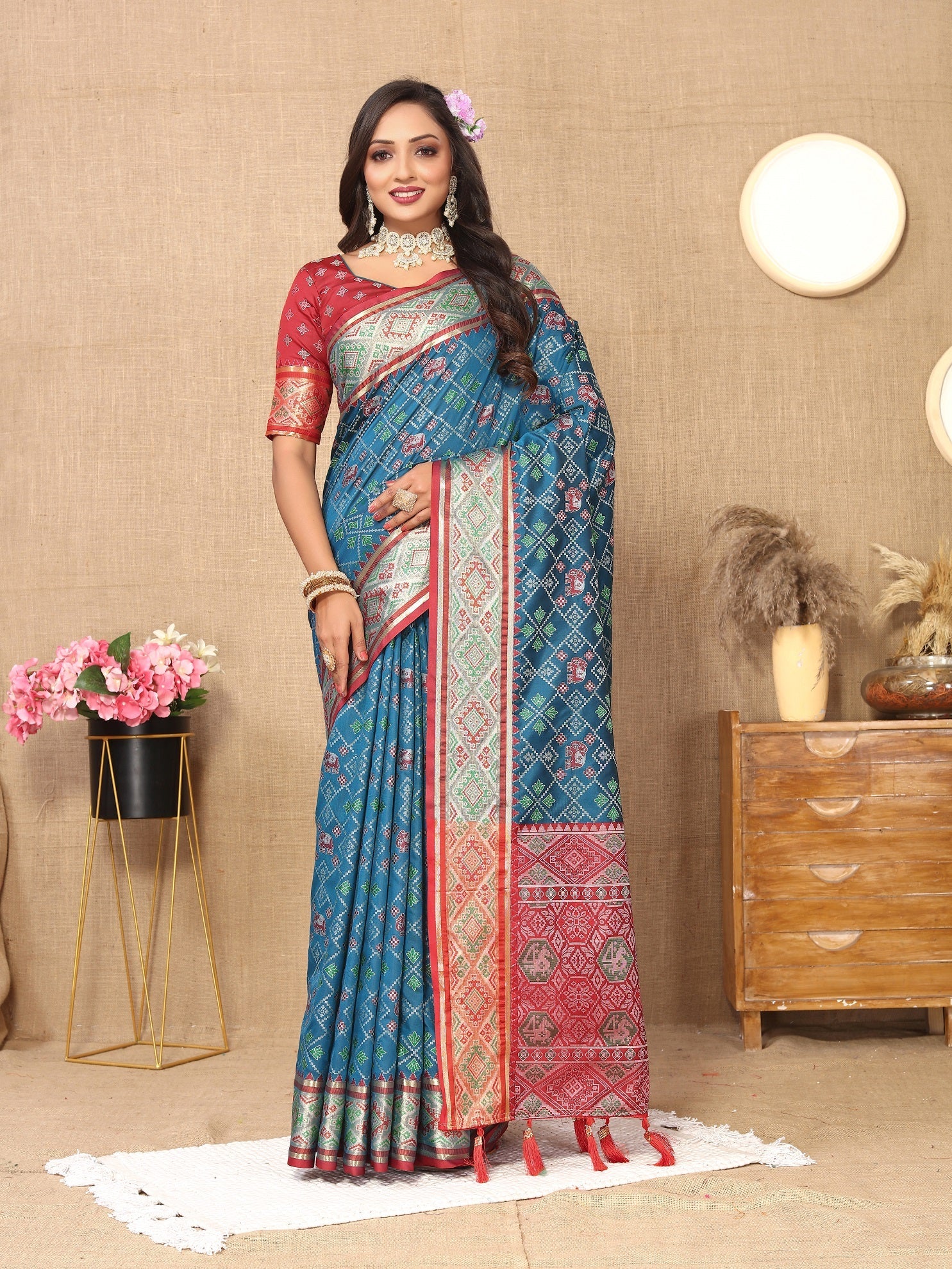 Vedant Vastram Navy Blue Color Kanjeevaram Patola Silk Saree - Navy Blue | Grocsy