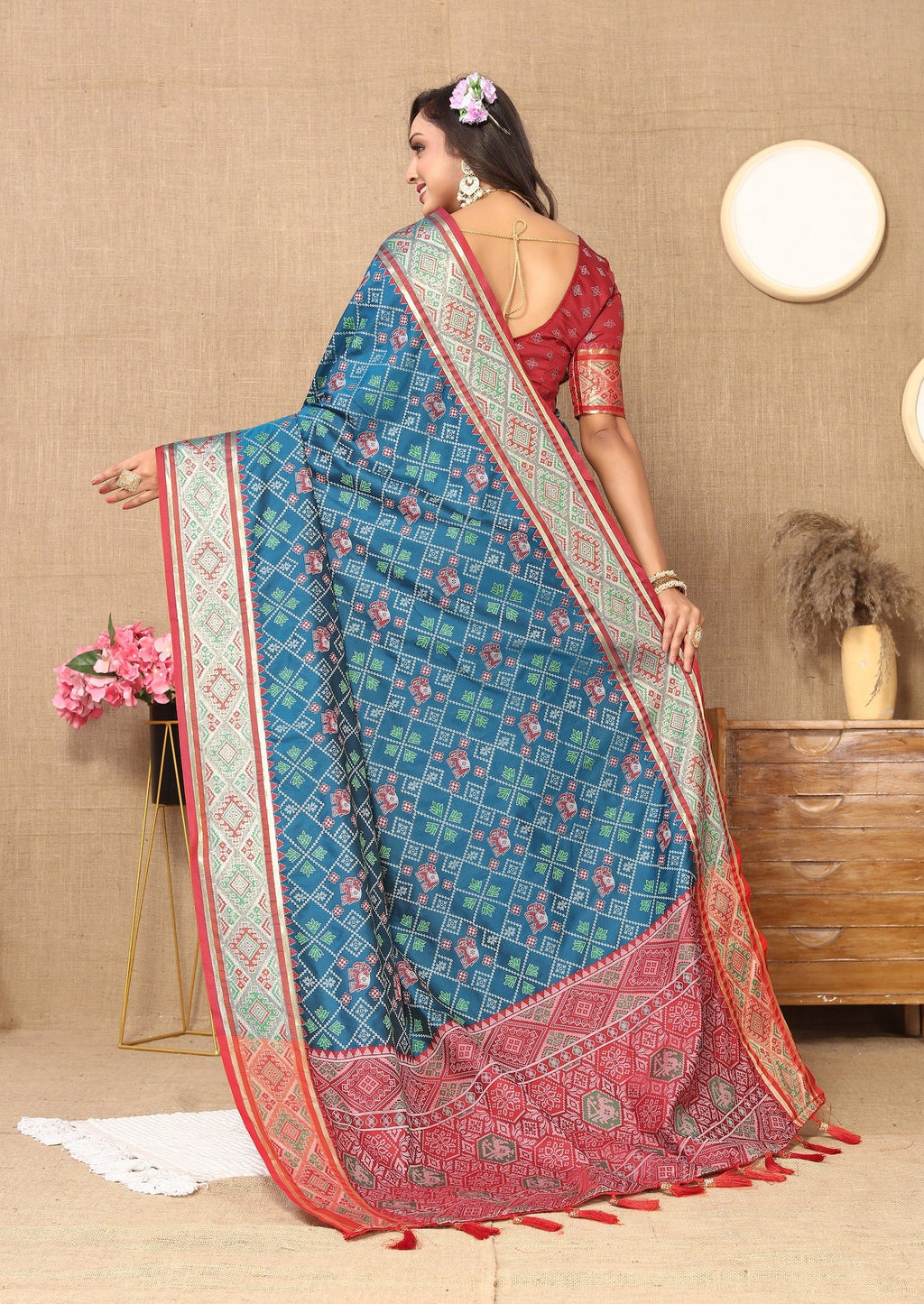 Vedant Vastram Navy Blue Color Kanjeevaram Patola Silk Saree - Navy Blue | Grocsy