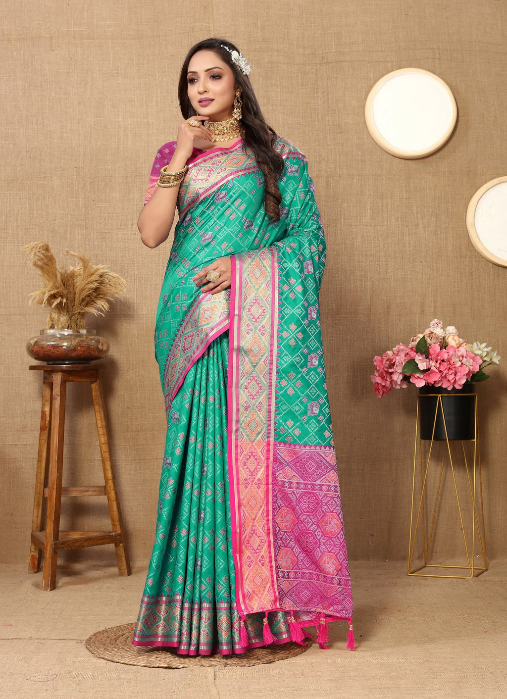 Vedant Vastram See Green Color Kanjeevaram Patola Silk Saree - See Green | Grocsy
