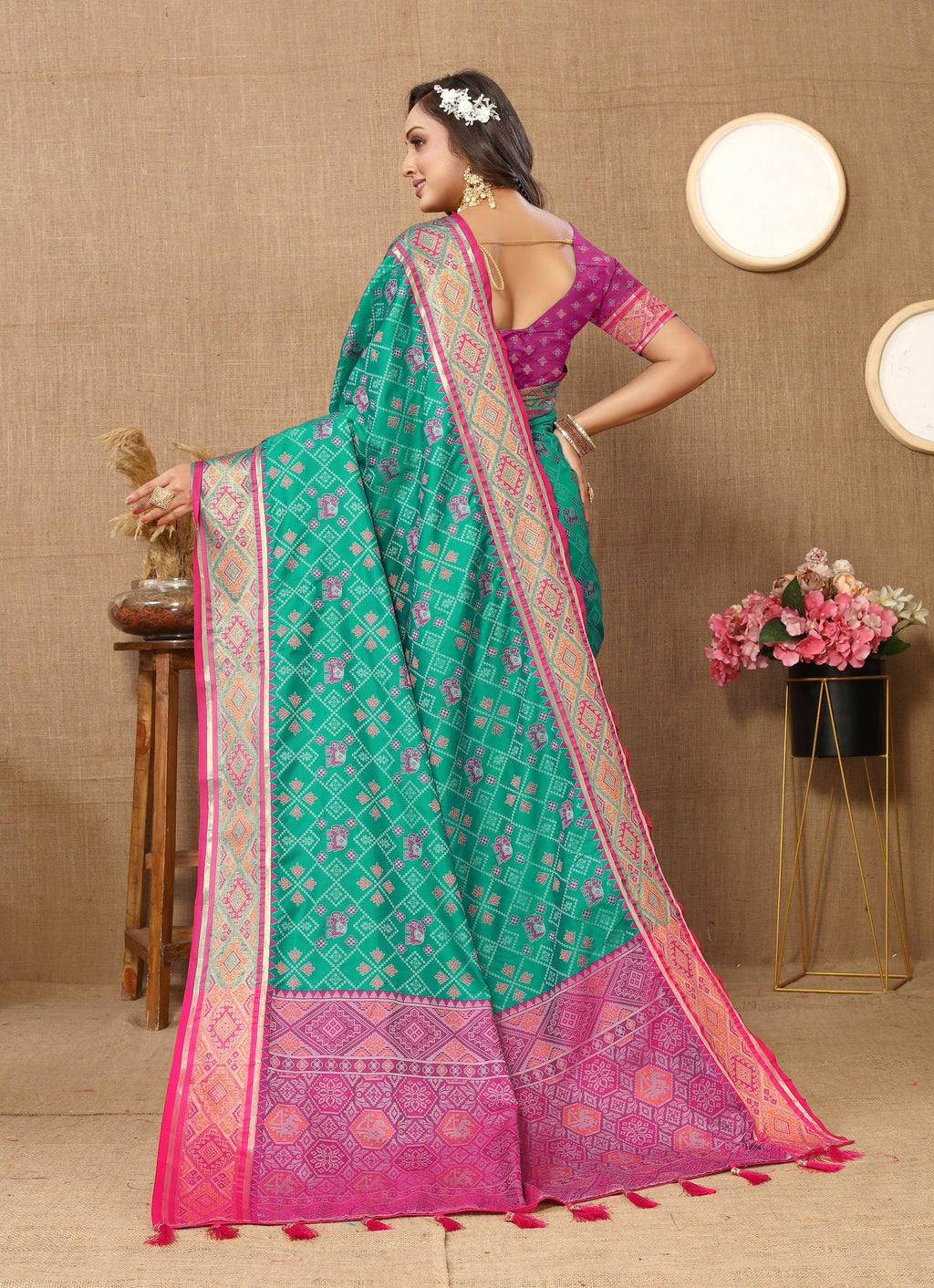 Vedant Vastram See Green Color Kanjeevaram Patola Silk Saree - See Green | Grocsy