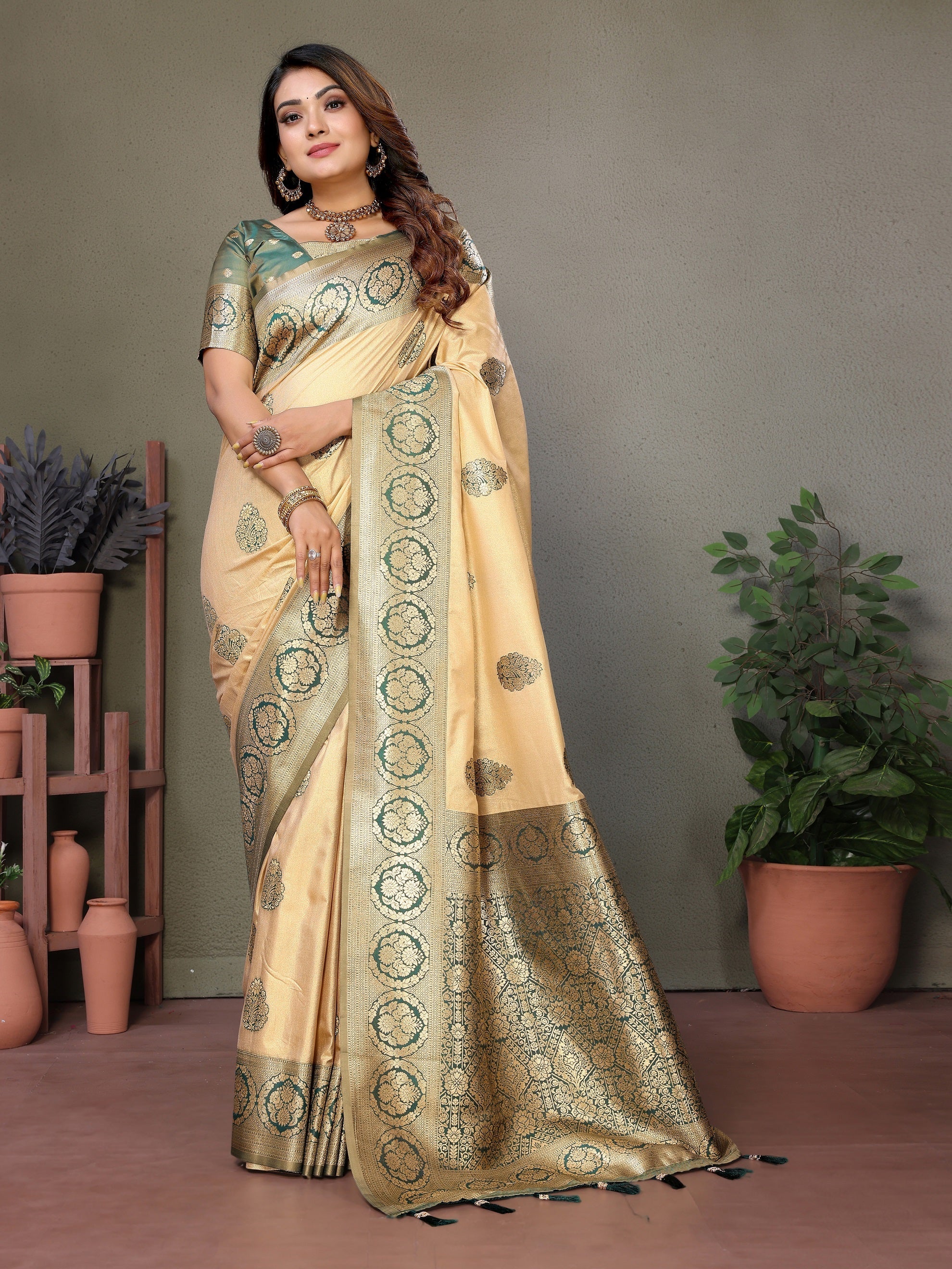 Vedant Vastram Viscose Silk Kanjeevaram Silk Saree - Green | Grocsy