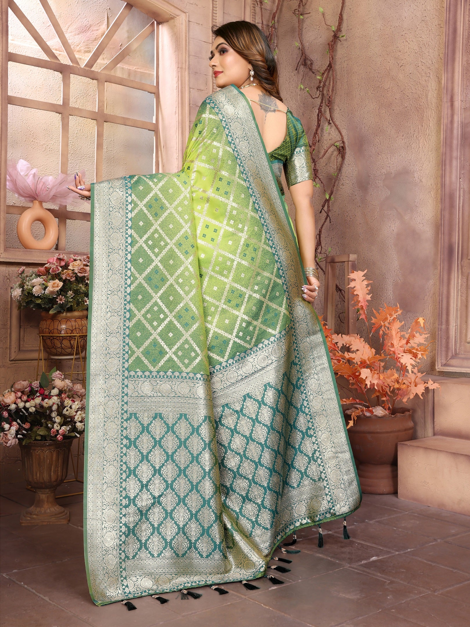 Vedant Vastram Soft Litchi Silk Kanjeevaram Silk Saree - Parrot | Grocsy