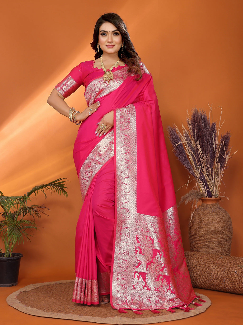 Vedant Vastram Soft Litchi Silk Banarasi Silk Saree - Magenta | Grocsy