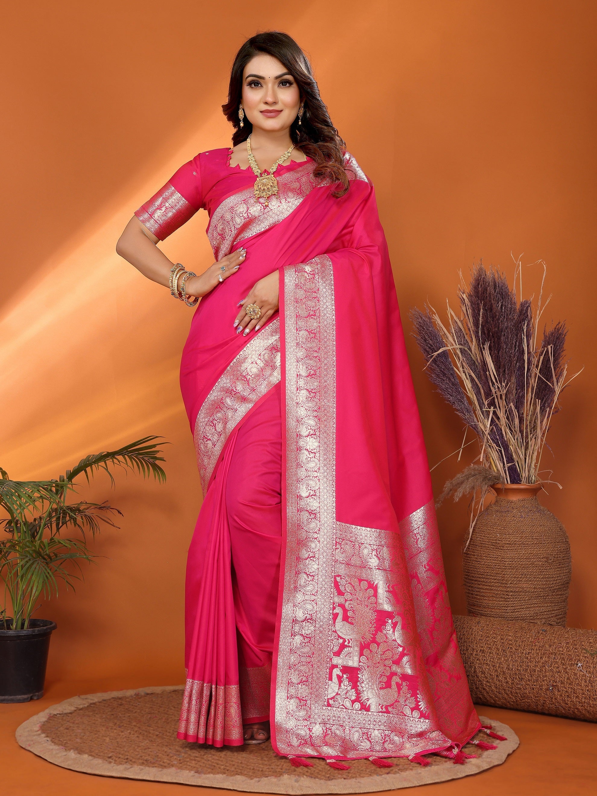 Vedant Vastram Soft Litchi Silk Banarasi Silk Saree - Magenta | Grocsy