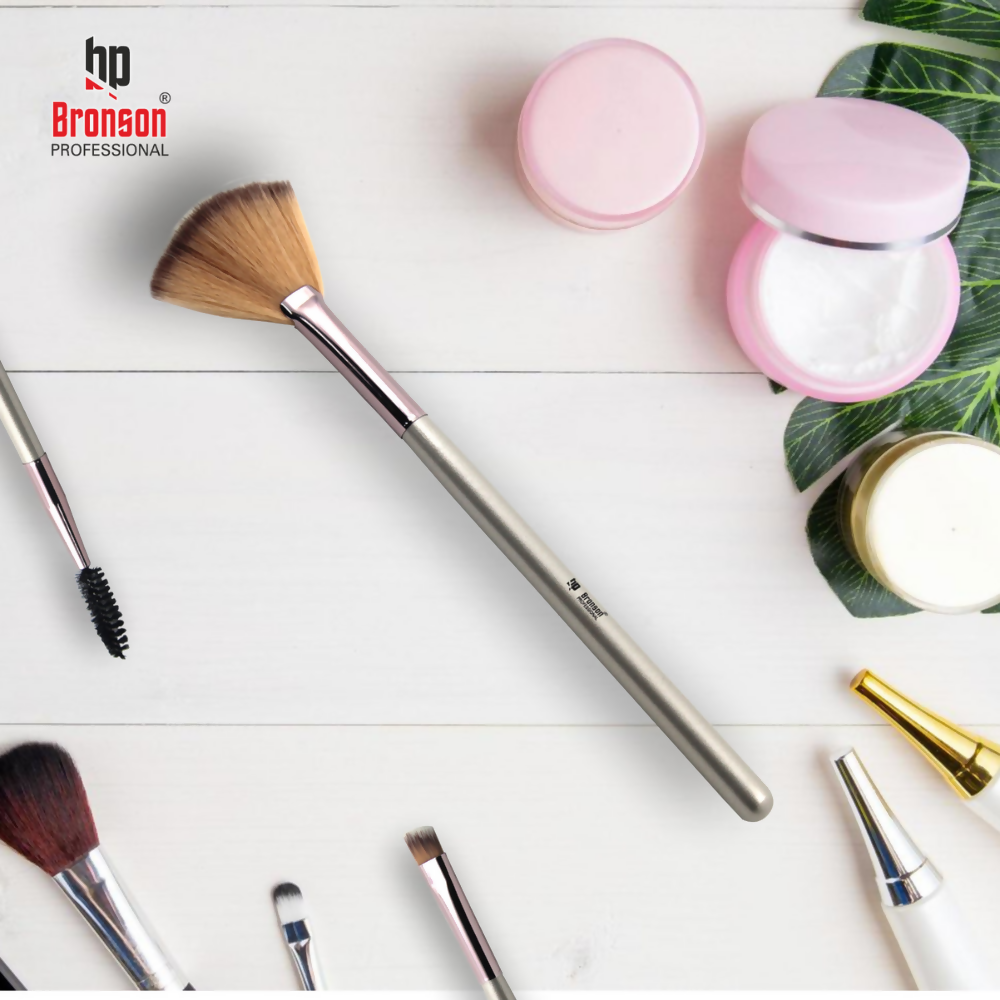 Bronson Professional Classic Fan Brush | Grocsy