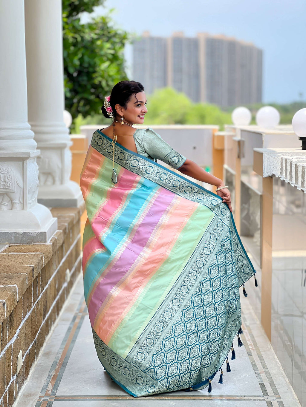 Vedant Vastram Soft Litchi Silk Fancy Jacquard Bollywood Saree - Morpich | Grocsy