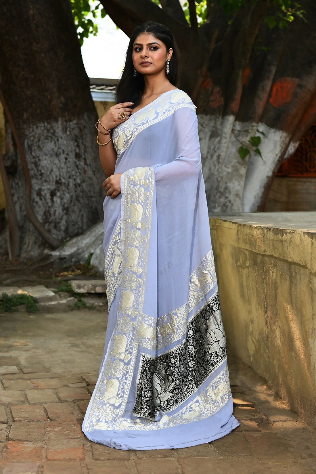 Joban Fashion Silver Crepe Chiffon Pure Handloom Banarasi Silk Saree | Grocsy