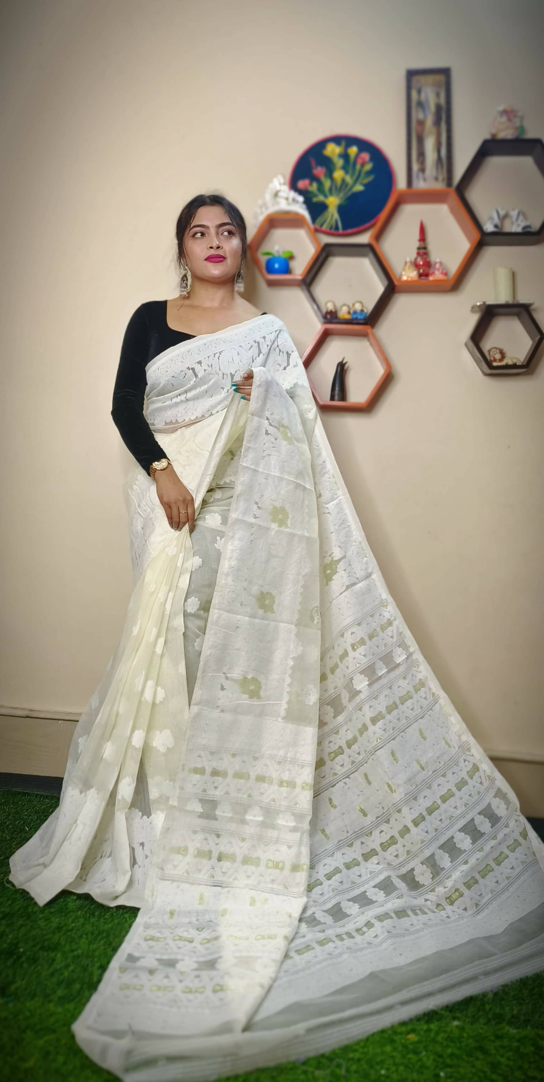 Exclusive Collection Handloom Dhakai Jamdani Saree - Off White | Grocsy