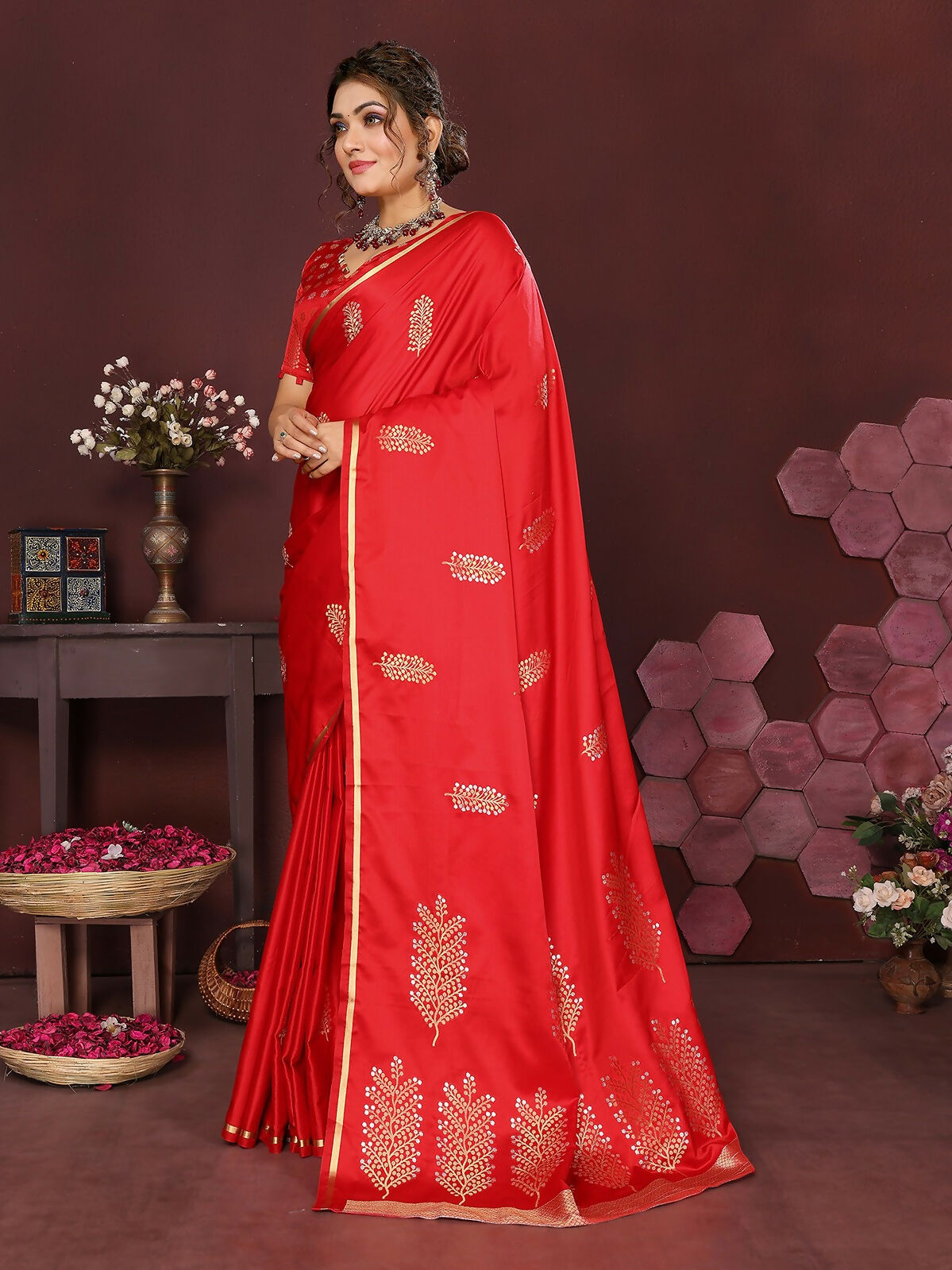 Joban Fashion Red Floral Motifs Banarasi Silk Sarees | Grocsy