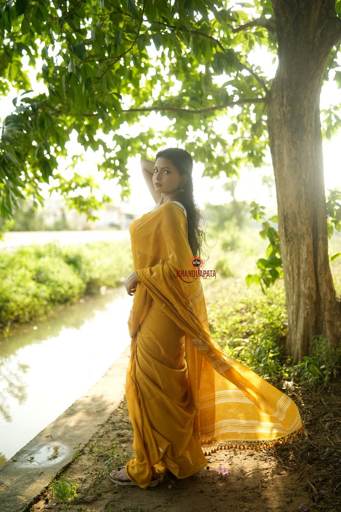 khanduapata White & Mustard Yellow Leaf Pattern Cotton Saree For Women | Grocsy