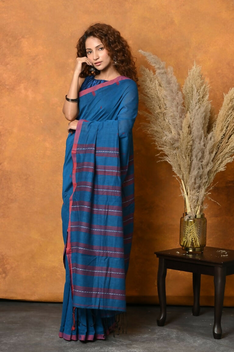 Very Much Indian Handloom Pure Cotton Saree With Sleek Border - Daisy Blue | Grocsy