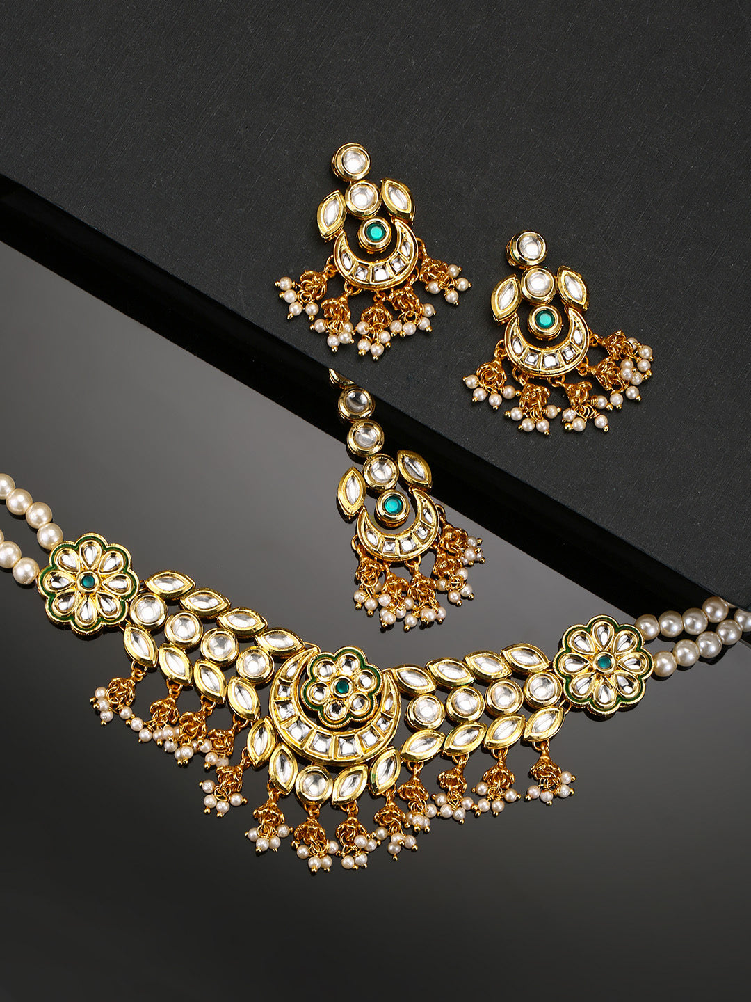 Priyaasi Women Kundan Emerald Beads Gold-Polished MaangTika Jewellery Set - Noz2Toz