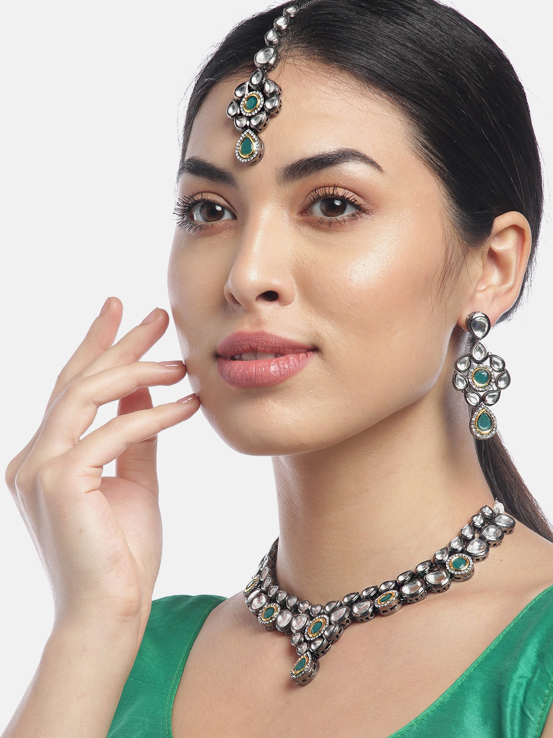 Priyaasi Women Black Kundan Emerald Stones Jewellery Set - Swadesiicart