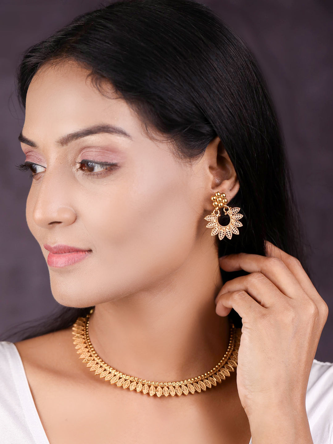 Priyaasi Women Gold-Polished Leaf Patterned Jewellery Set - Swadesiicart