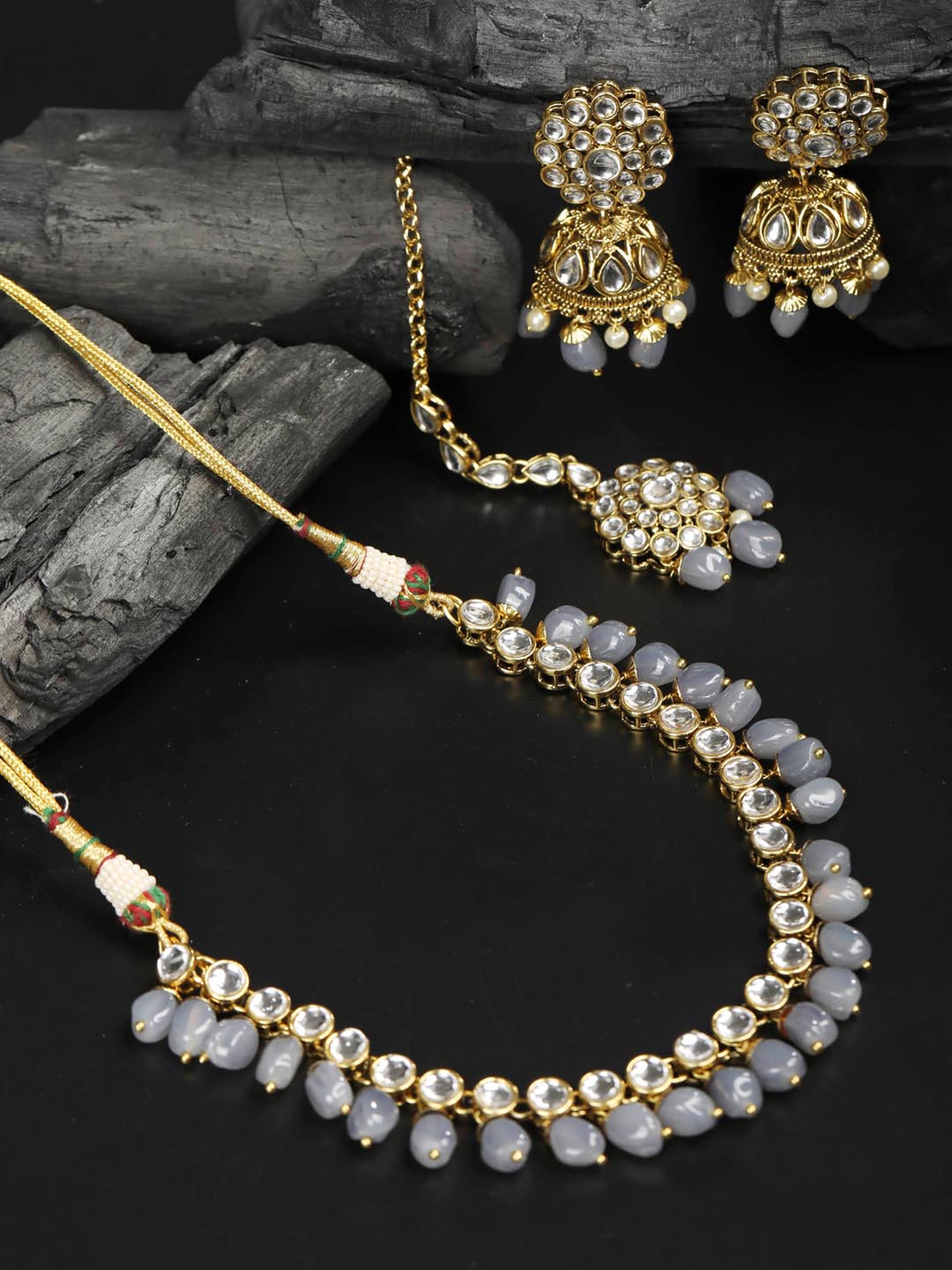 Priyaasi Women Kundan Gold-Polished Jewellery Set with MaangTikka - Noz2Toz